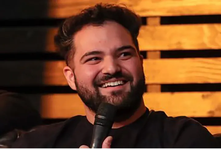 چه می‌کنه این اسفندیار براهنی در بستکبال کانادا